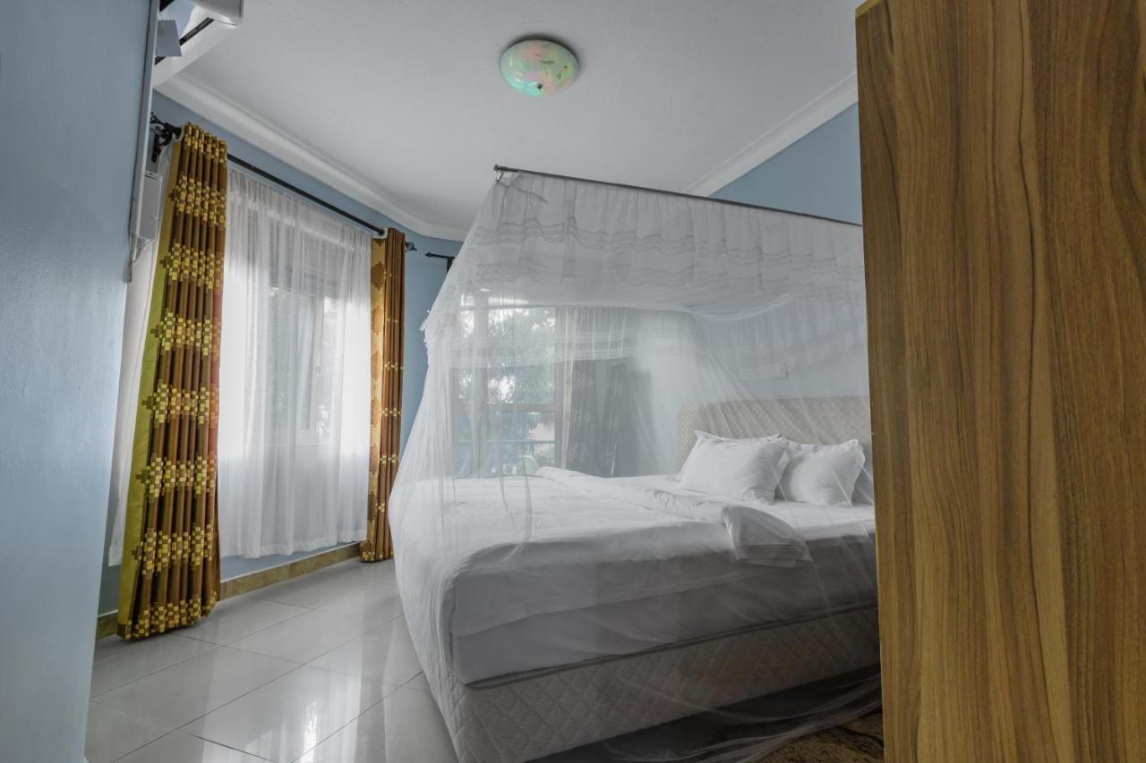 Santa Maria Hotel เอนเทบเบ้ ภายนอก รูปภาพ