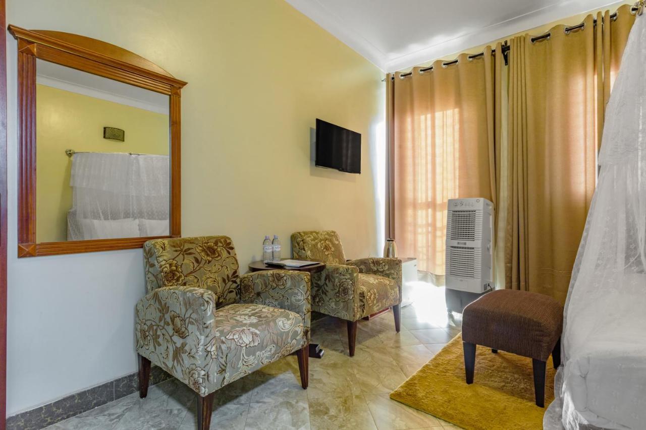 Santa Maria Hotel เอนเทบเบ้ ภายนอก รูปภาพ