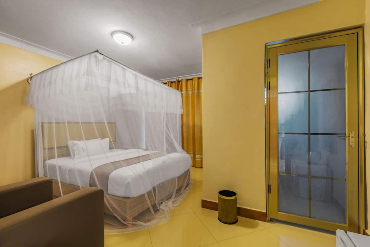 Santa Maria Hotel เอนเทบเบ้ ภายนอก รูปภาพ