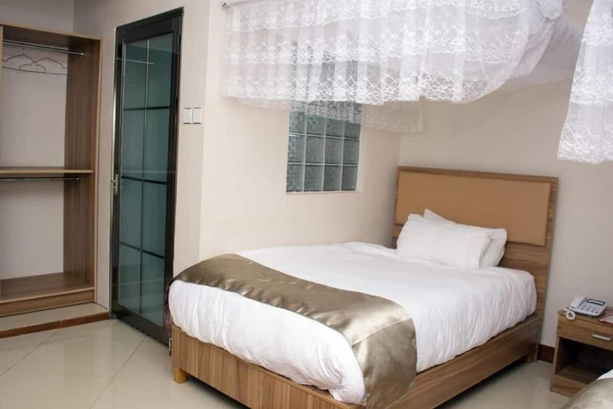 Santa Maria Hotel เอนเทบเบ้ ภายนอก รูปภาพ
